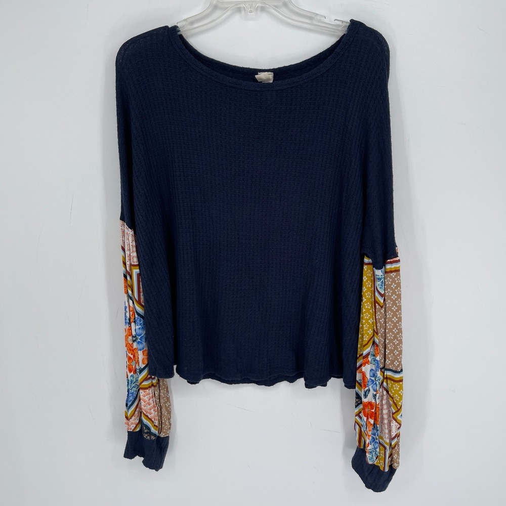 7th Ray‎ Women's Navy Floral Patchwork Sleeve Waffle Knit Top Size Medium